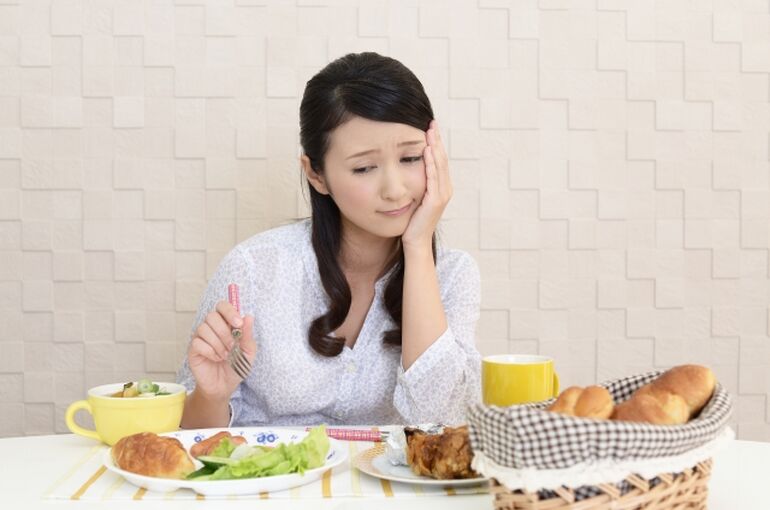 食欲不振_女性